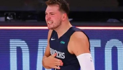 辉达在线娱乐-'18一代奔向顶薪！特雷扬冲2亿 保罗助艾顿再蜕变？