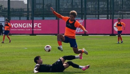 辉达在线娱乐-泰山1-5惨败K2新军，两将配进一队！二雷浪回来了 新外援来自欧洲